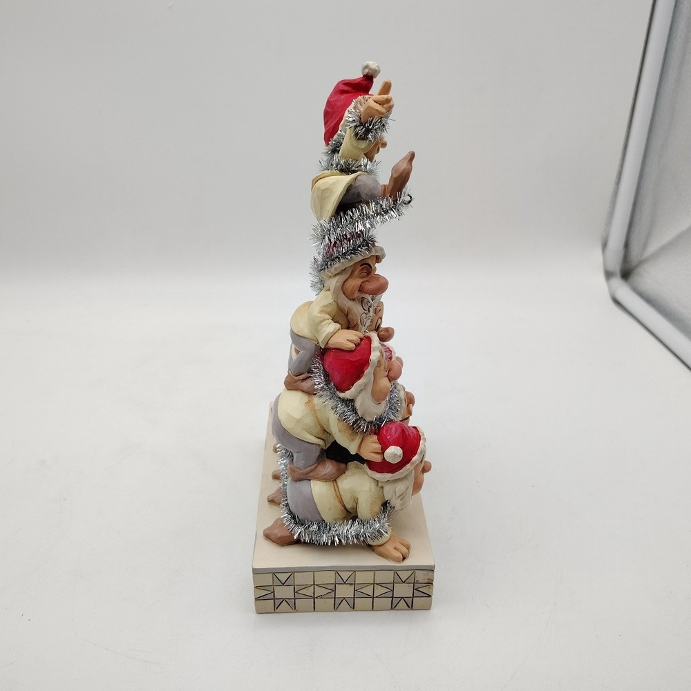 Jim Shore Disney Traditions Seven Dwarfs "Precarious Pyramid" 6000942 Christmas - Picture 4 of 8